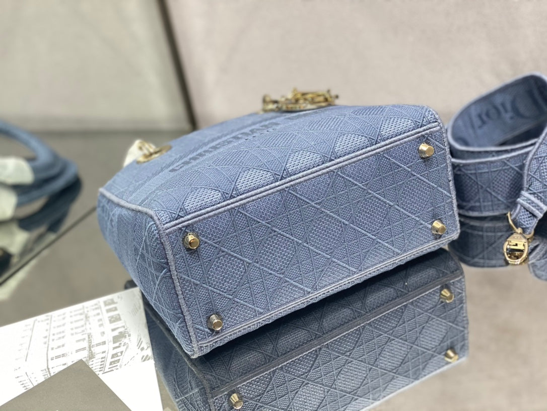 Dior Lady D-Lite黛妃包-刺繡丹寧藍