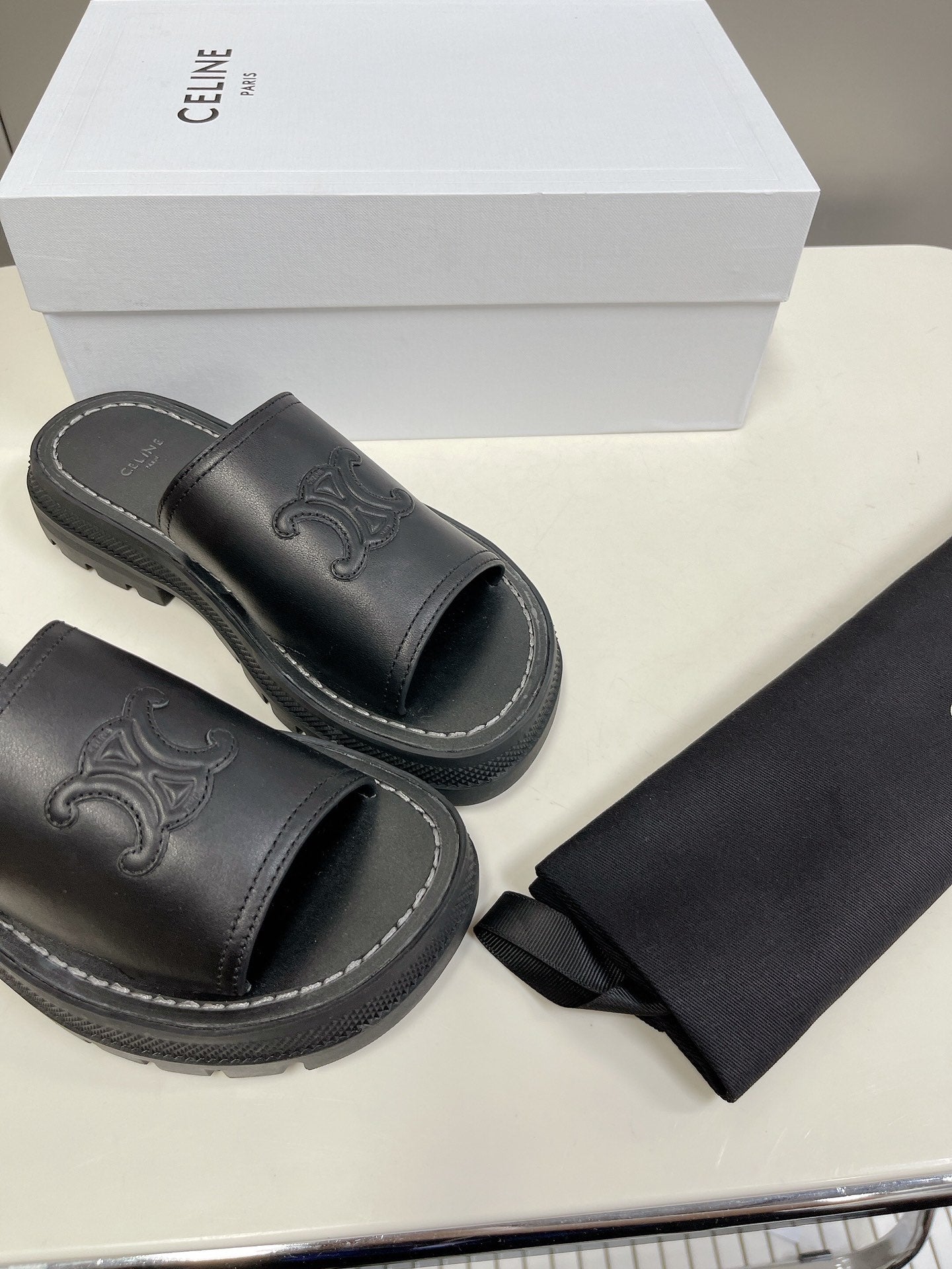 賽C家-22SS 牛皮壓印工藝拖鞋 35-40（41訂製）