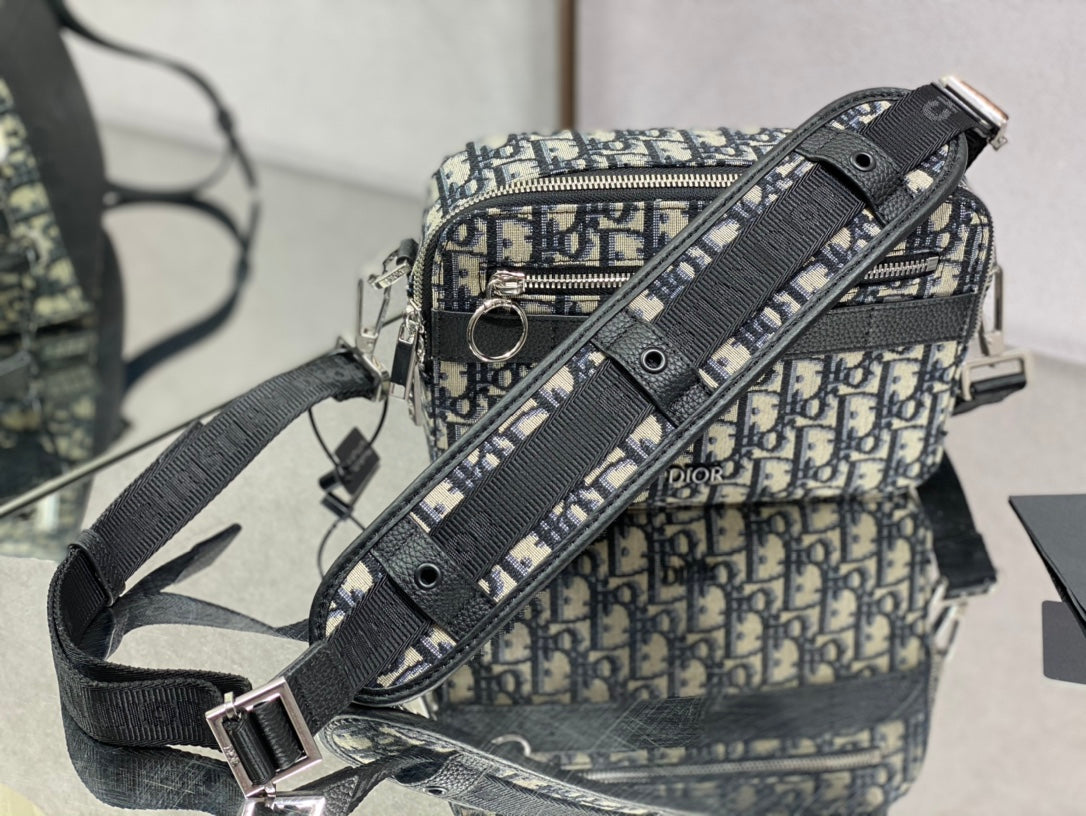 Dior 經典相機包-22*15*5cm