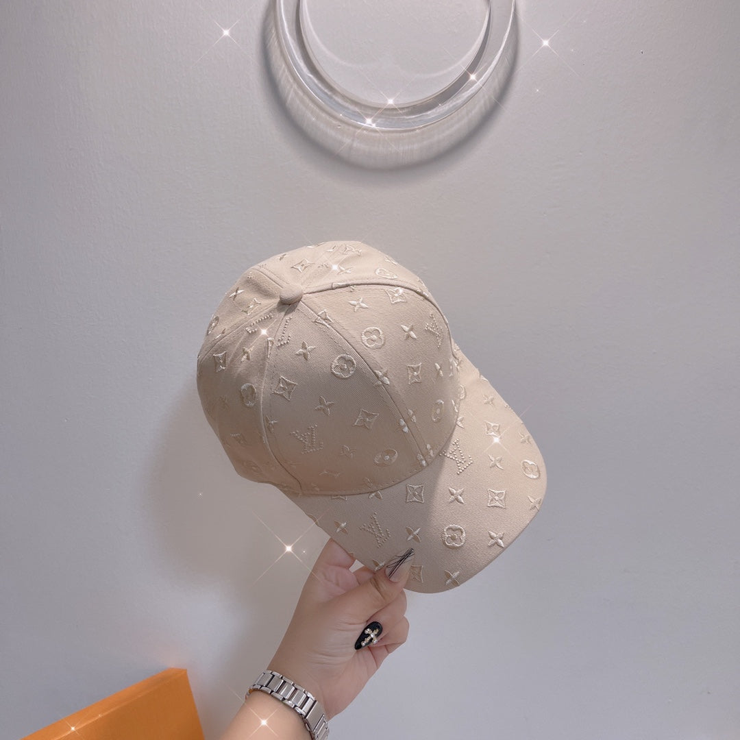 路L家-奶茶色新款刺繡棒球帽