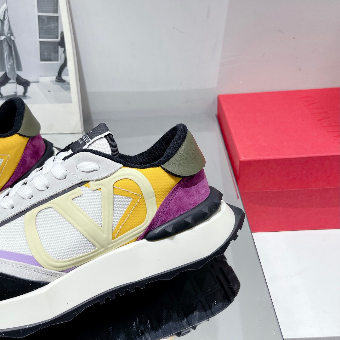 范倫V-2022春夏新款 蕾絲網布磨砂皮運動鞋 男女同款 白色