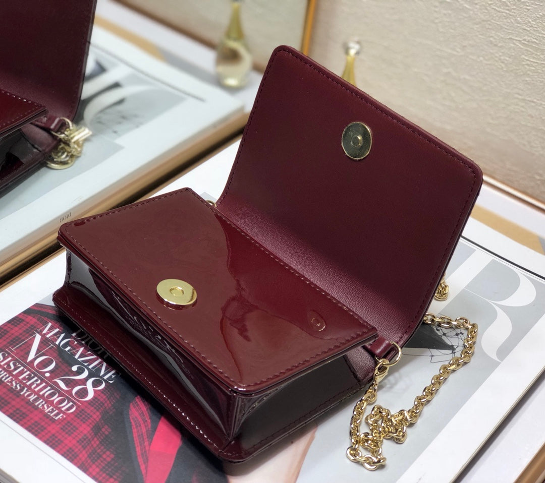 Dior Lady Dior Nano 鏈條卡包／腰包-漆皮酒紅