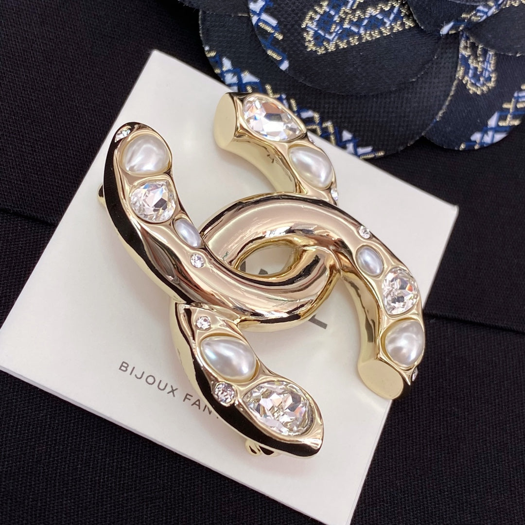 Chanel 胸針