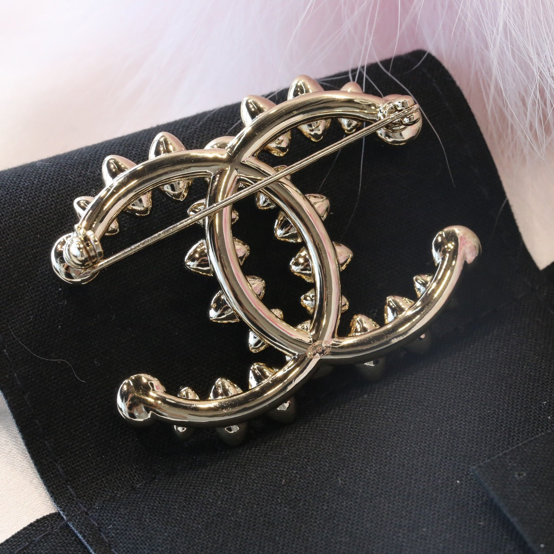 Chanel 胸針