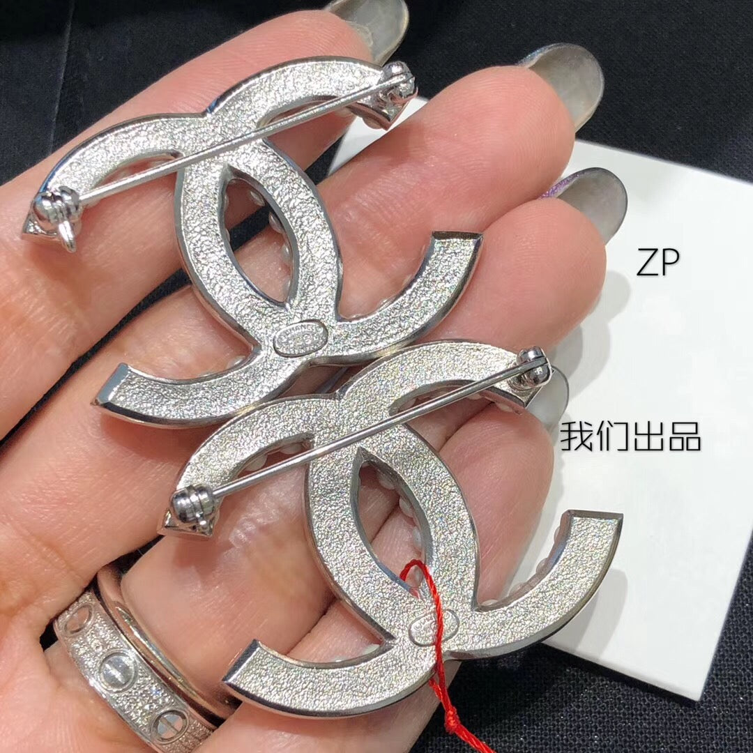 Chanel 胸針
