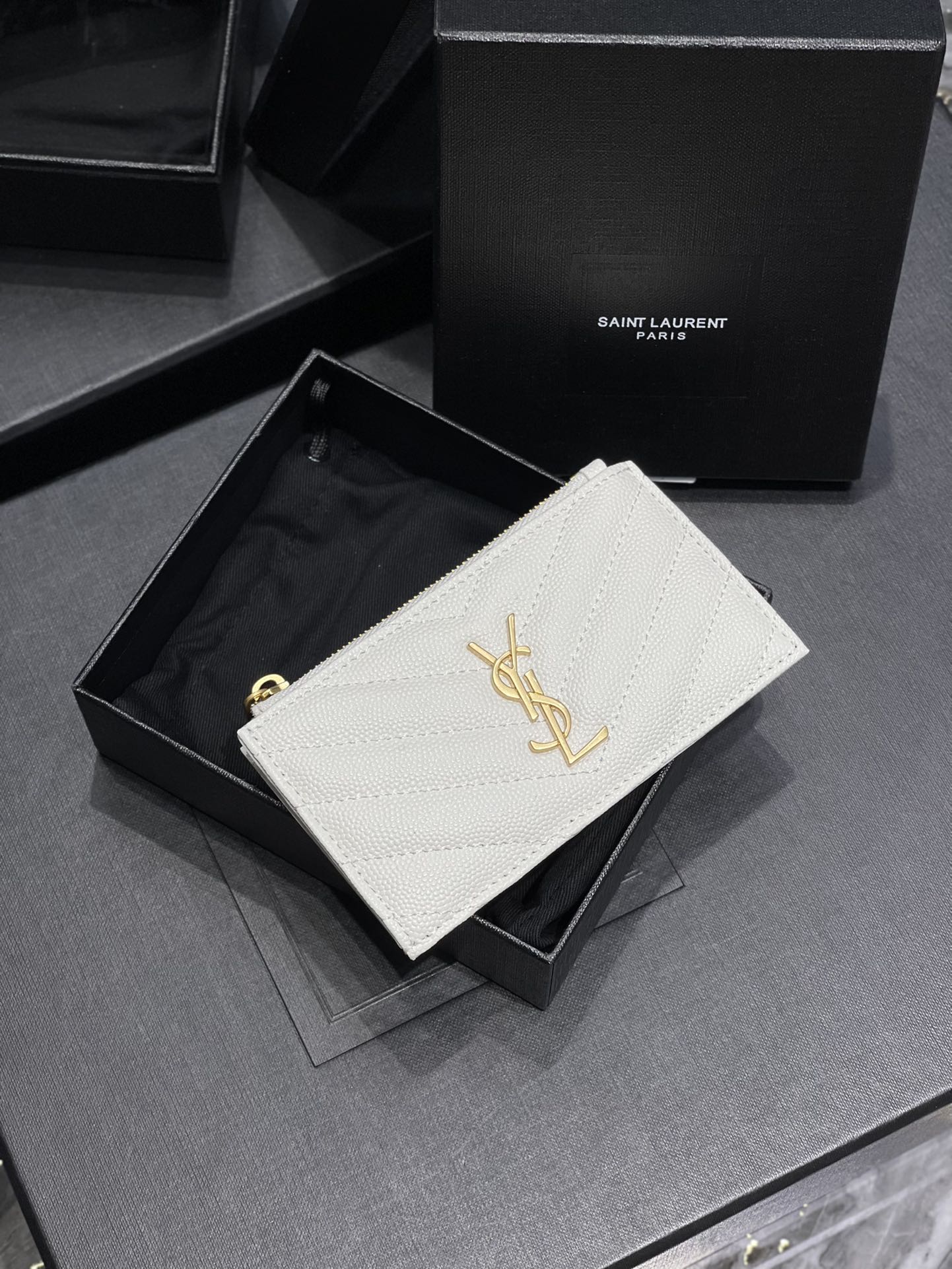 YSL 新品卡包_白色金扣