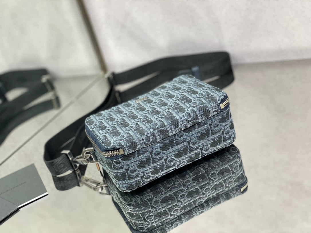 Dior 經典相機包-17*5*12cm