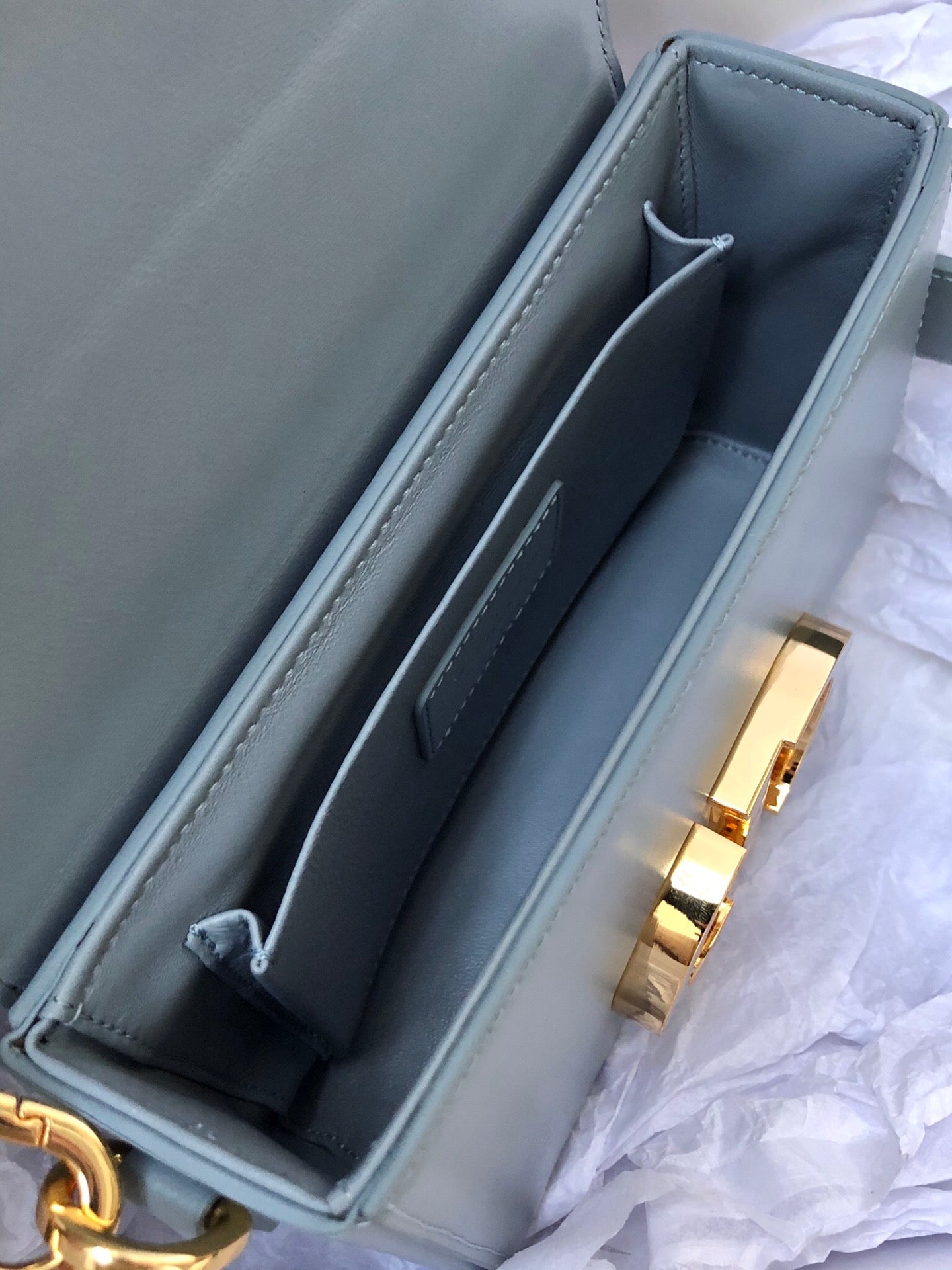 Dior 蒙田 Mini Box-平紋牛皮-珐瑯扣-17.5cm-霧霾藍