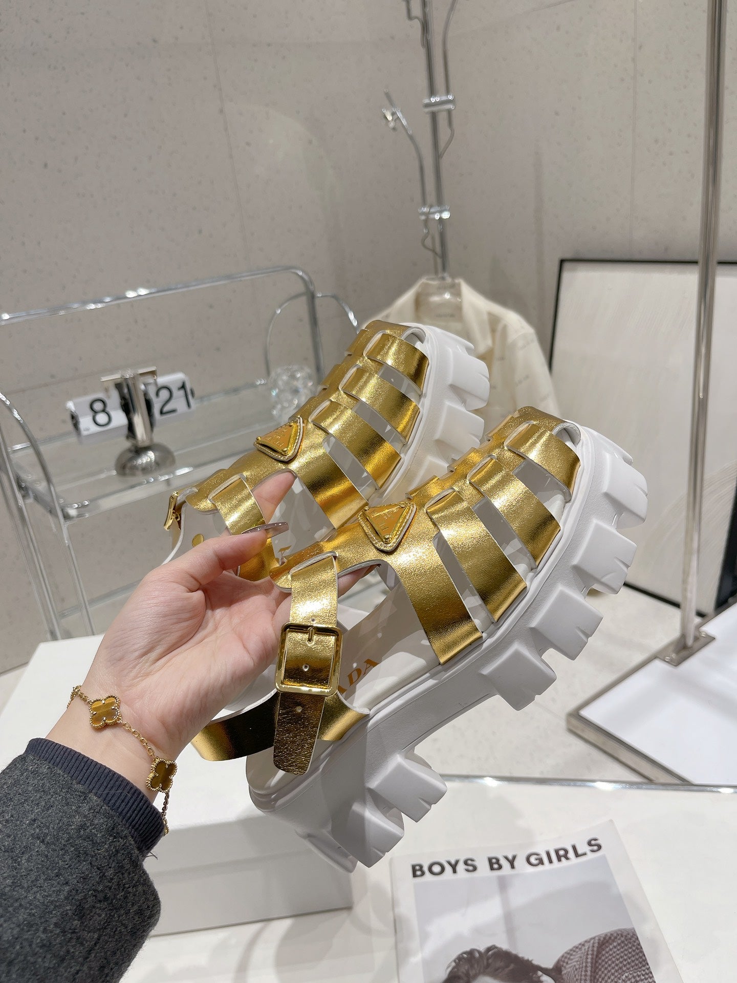 普P家-2022春夏新款 厚底涼鞋 金色