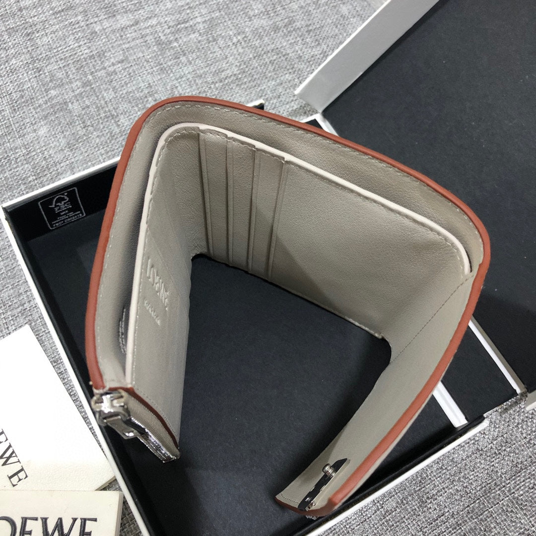 Loewe 三折短夾