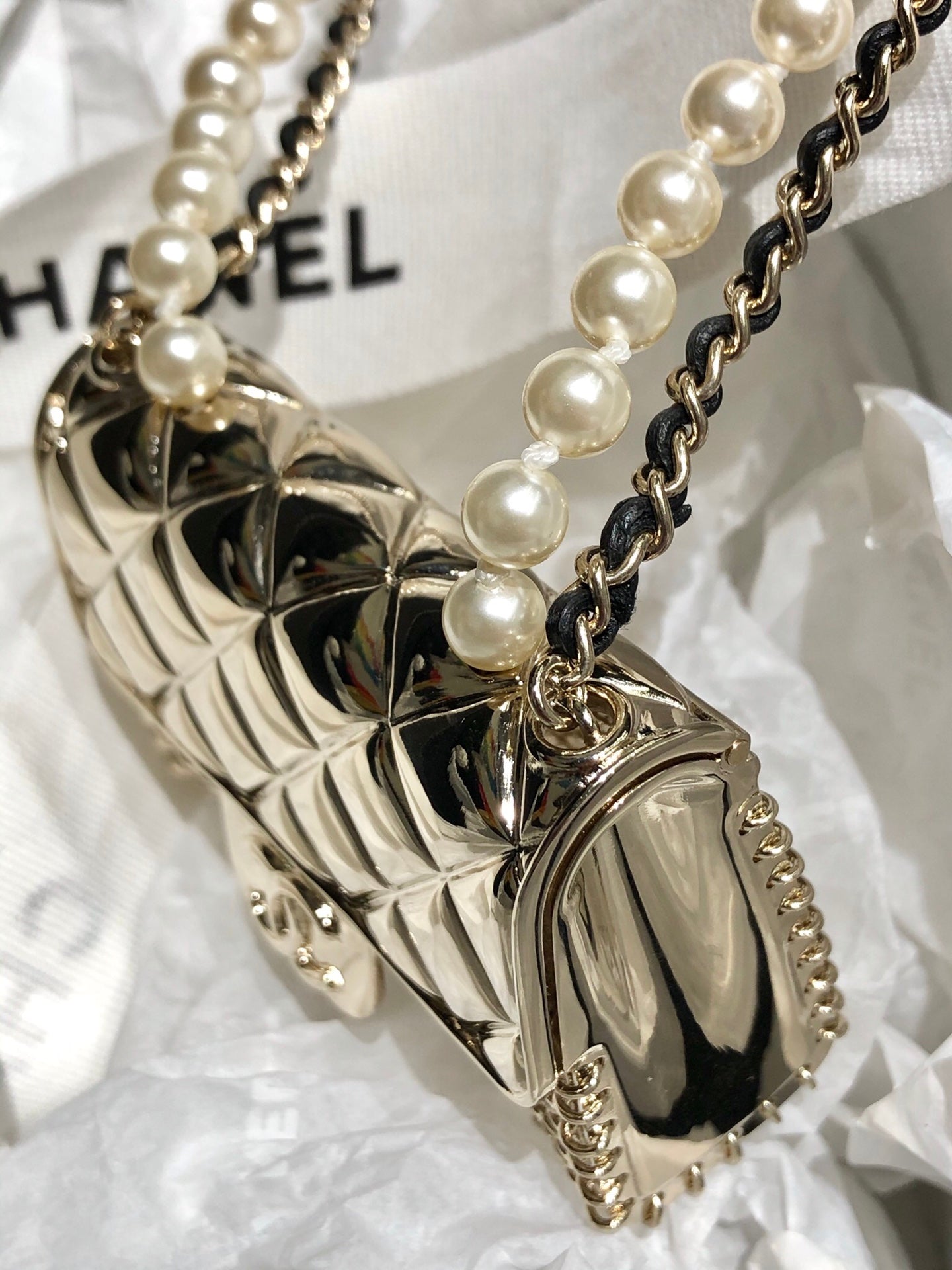 Chanel 珍珠鏈條金屬小包