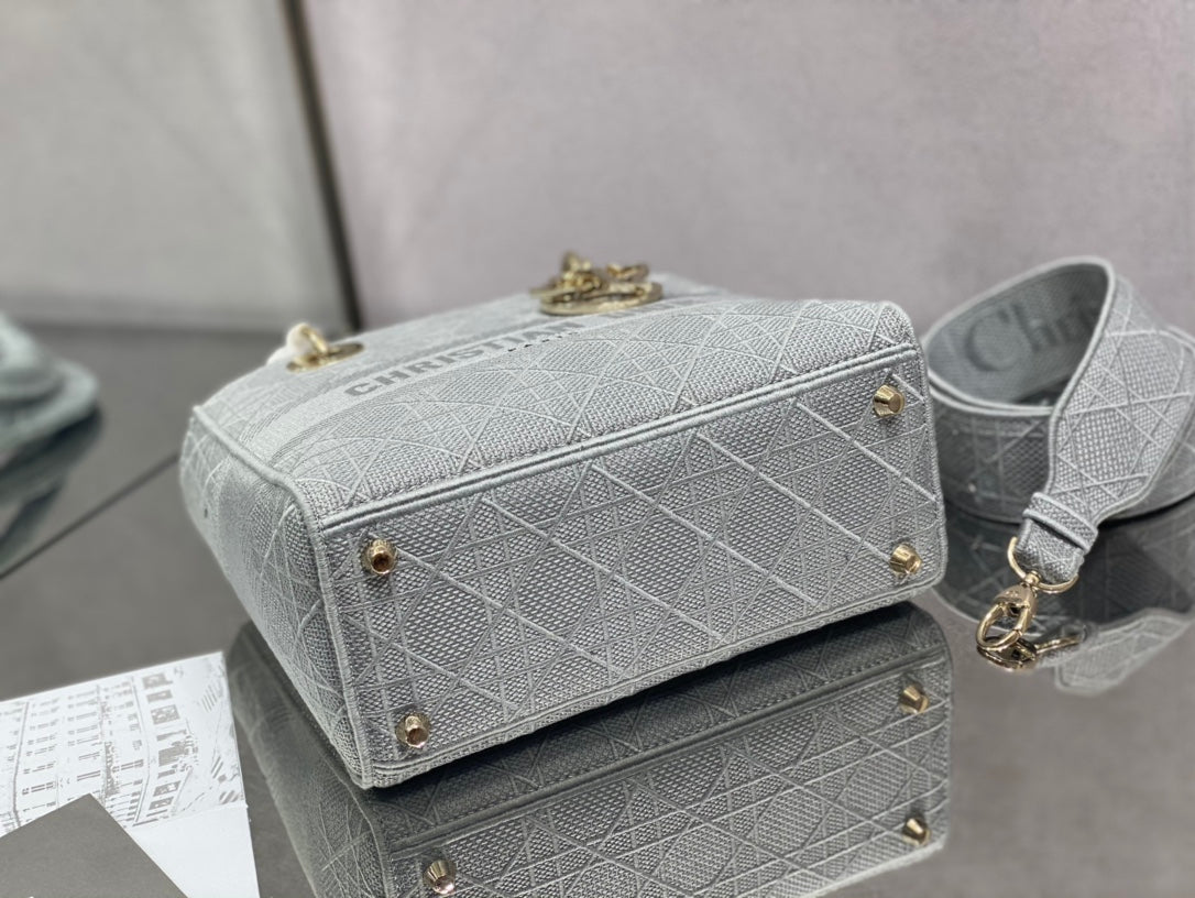 Dior Lady D-Lite黛妃包-刺繡灰色