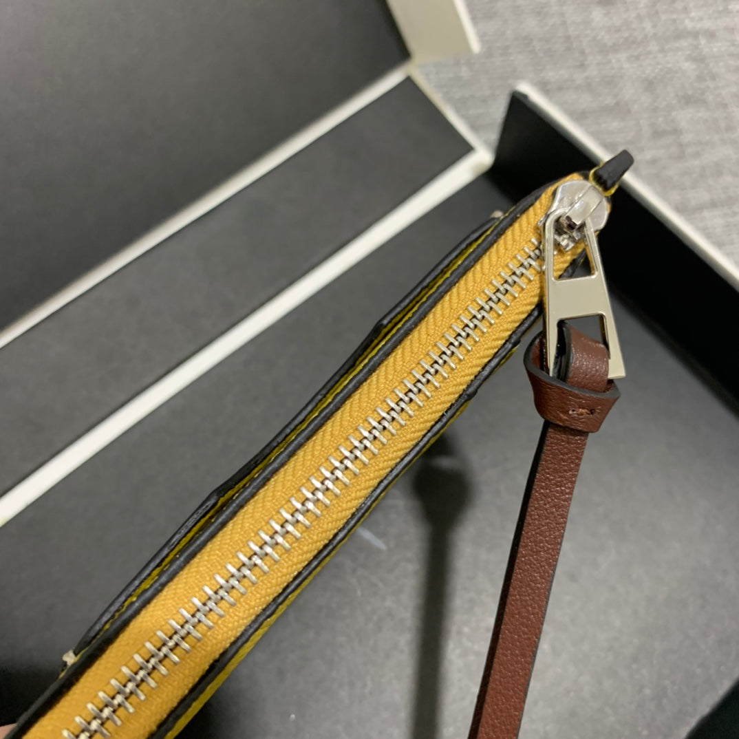 Loewe 拉鍊小卡包