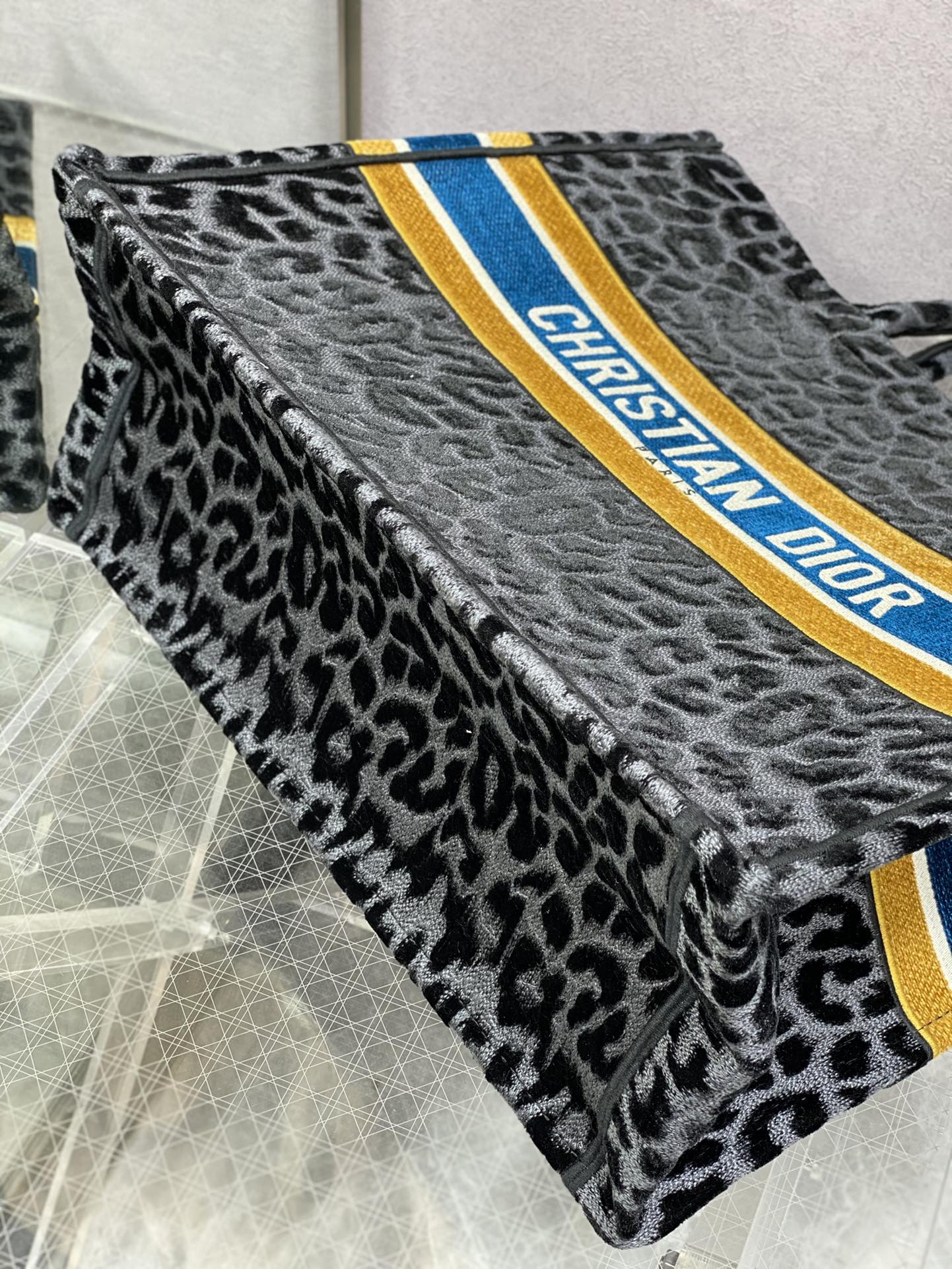 Dior Book Tote-大號41.5cm-絲絨豹紋-黃