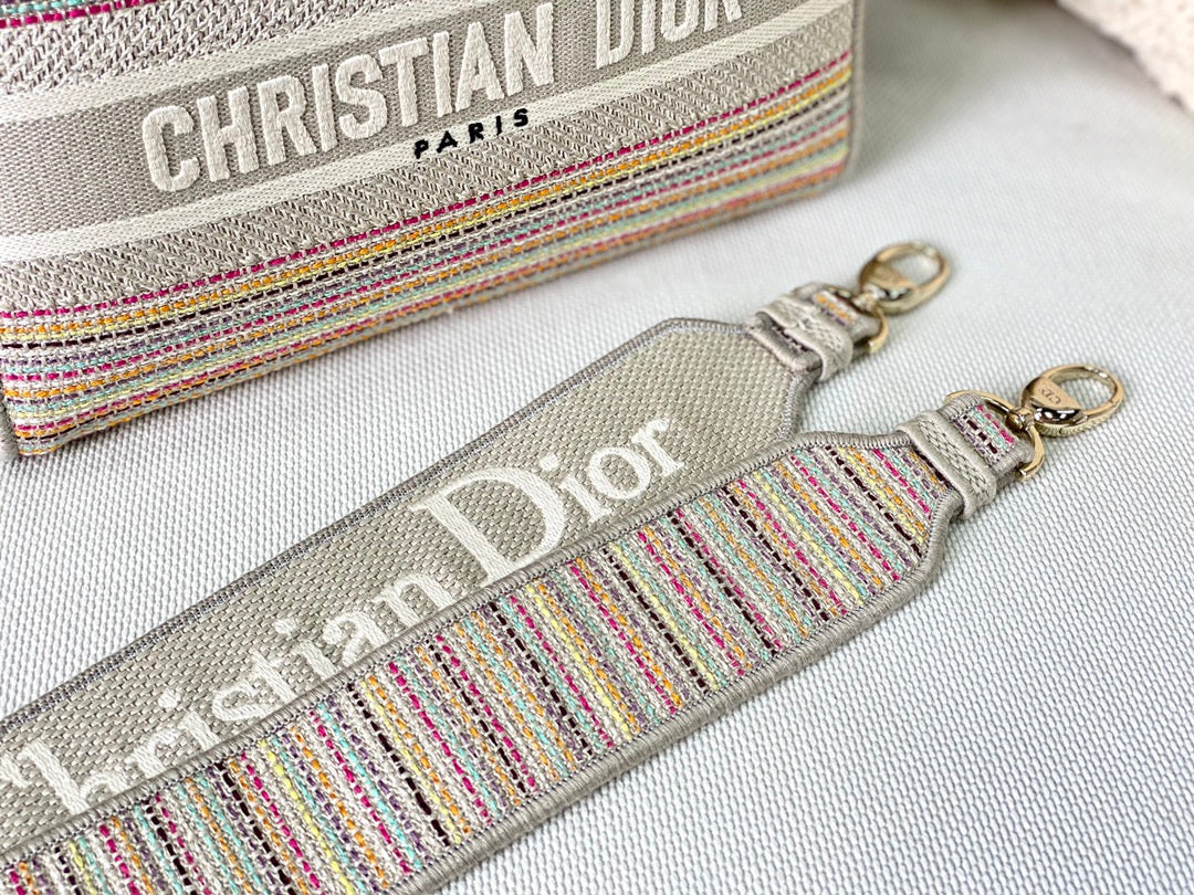Dior Lady D-Lite黛妃包-帆布刺繡-金色