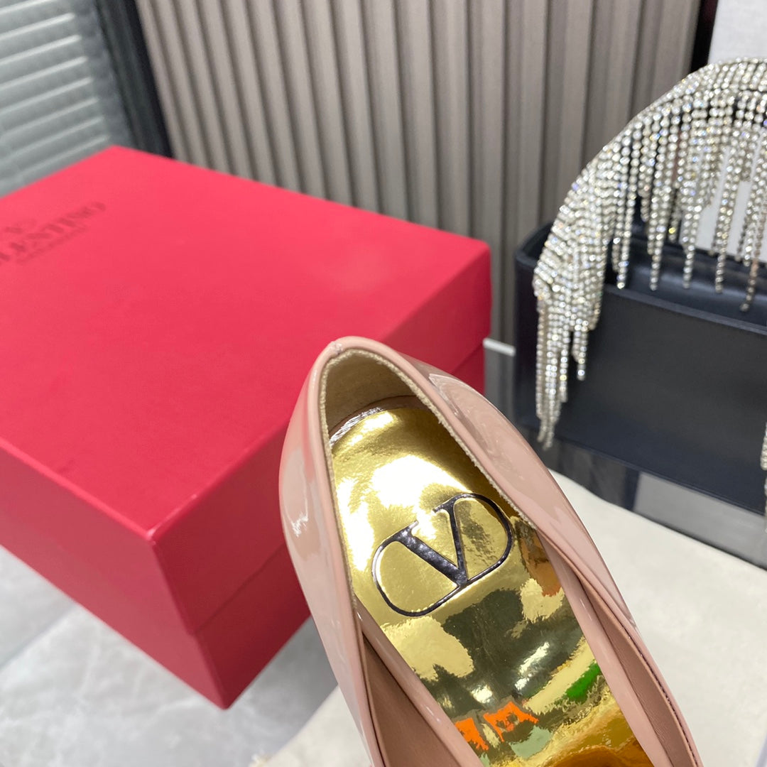范倫V-2022秋冬新款 鉚釘五金高跟鞋 粉色