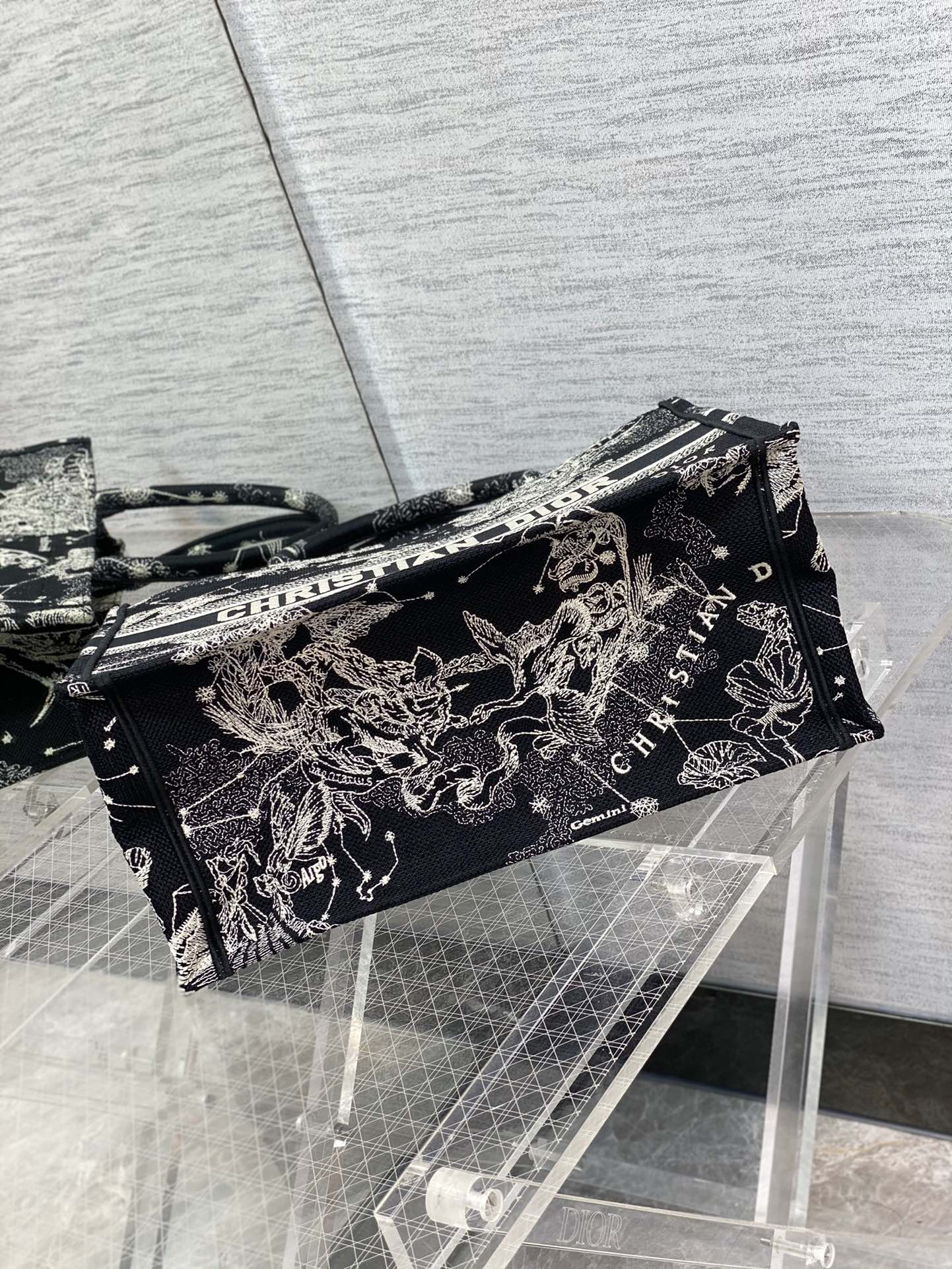 Dior Book Tote-小號36.5cm-星座系列