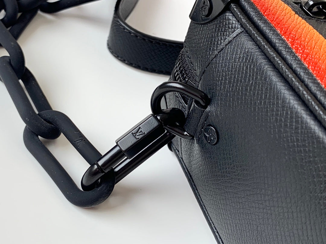 M30351 路L家-MINI SOFT TRUNK 手袋
