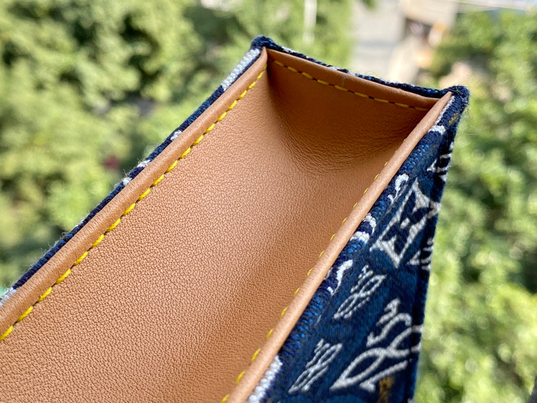 LV M80288 Petit Sac Plat 手袋