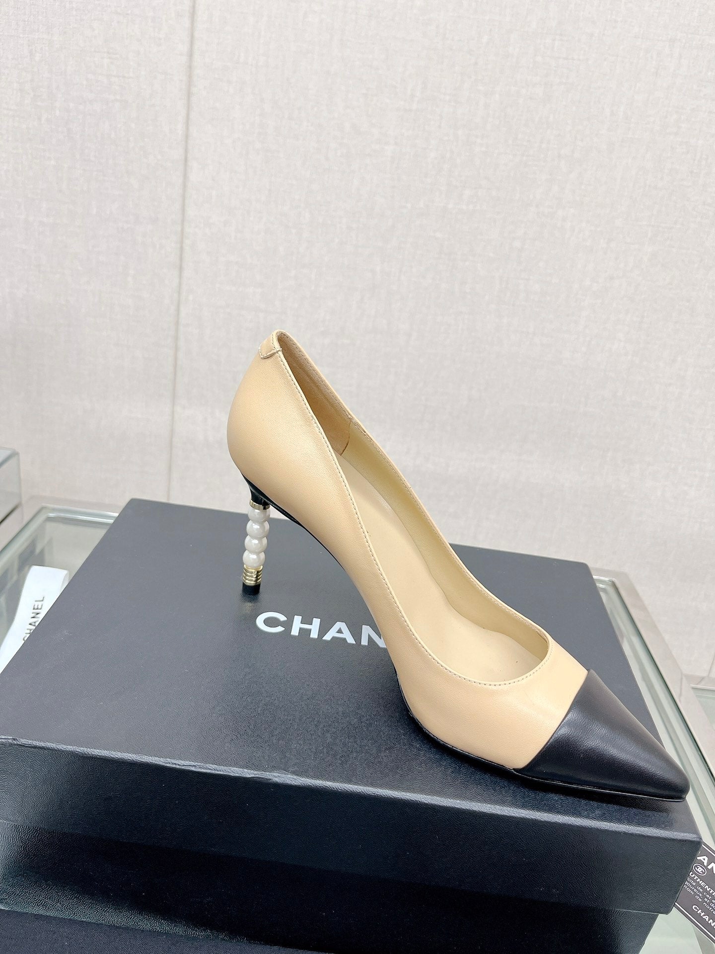 小香家-coco珍珠(4顆)高跟鞋 8.5cm 杏色