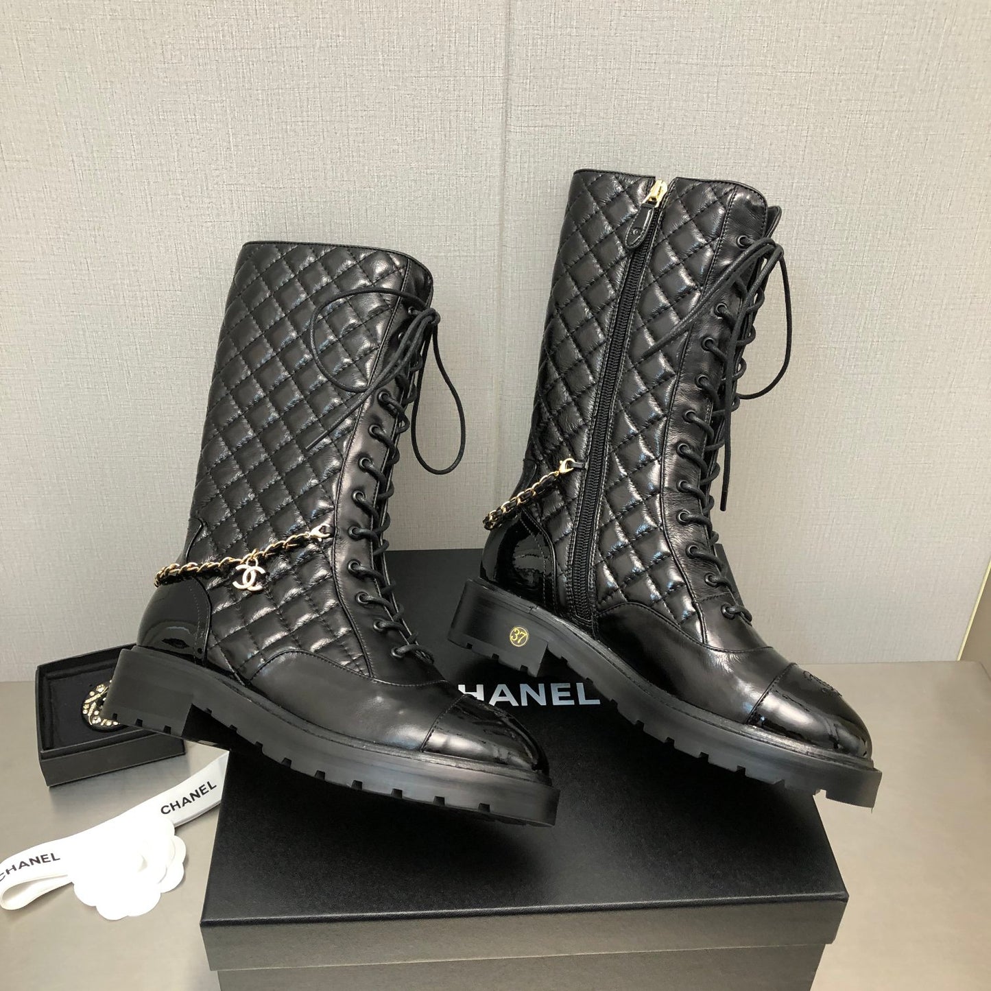 小香家-菱格紋羊皮繫帶靴（尺碼35-39，40、41訂製）