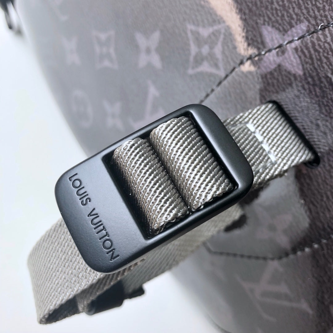 Lou-Monogram Titanium 後背包 大號 黑色