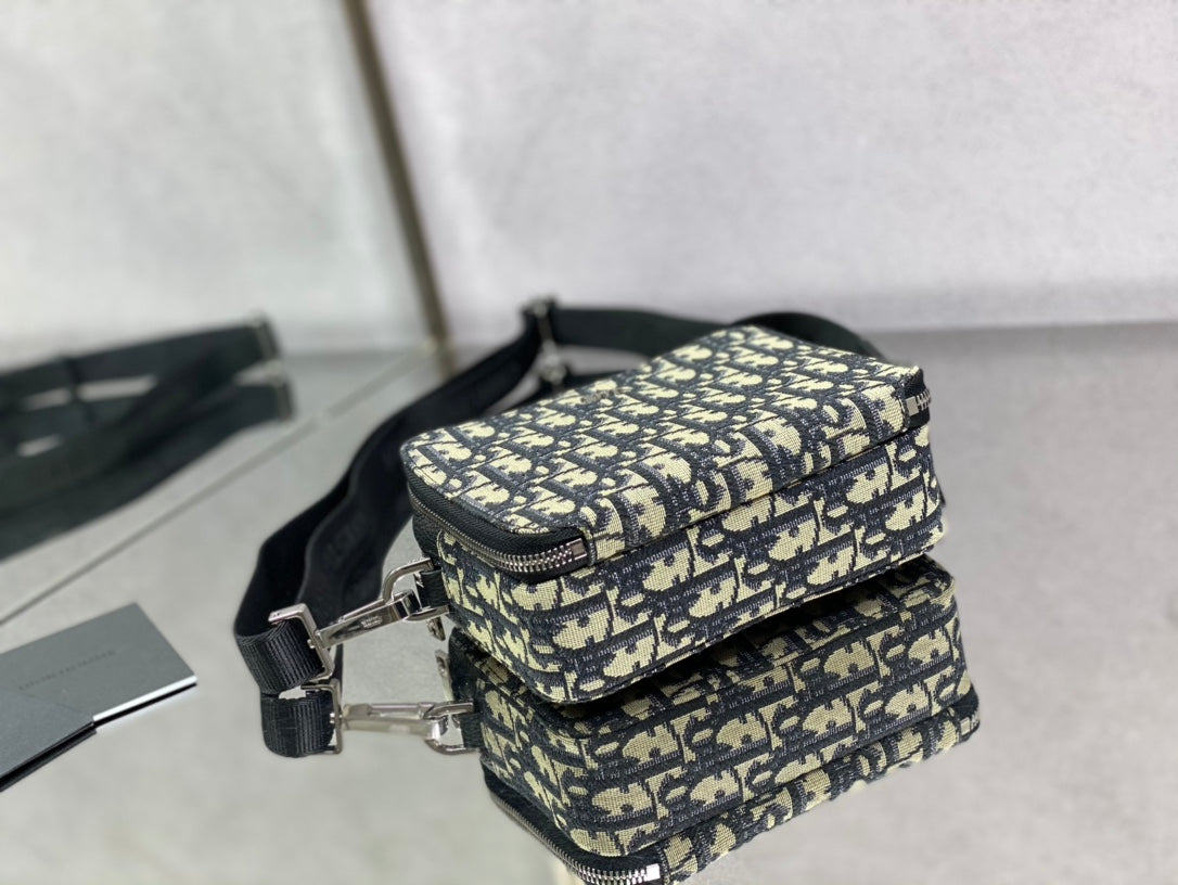 Dior 經典相機包-17*5*12cm