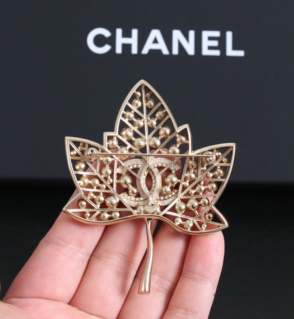 Chanel 胸針