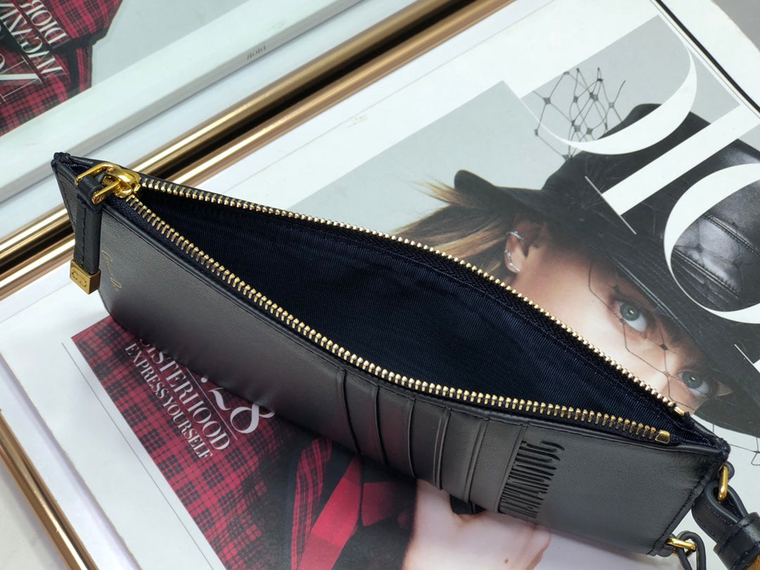 Dior 老花拉鍊扁長夾-附背帶