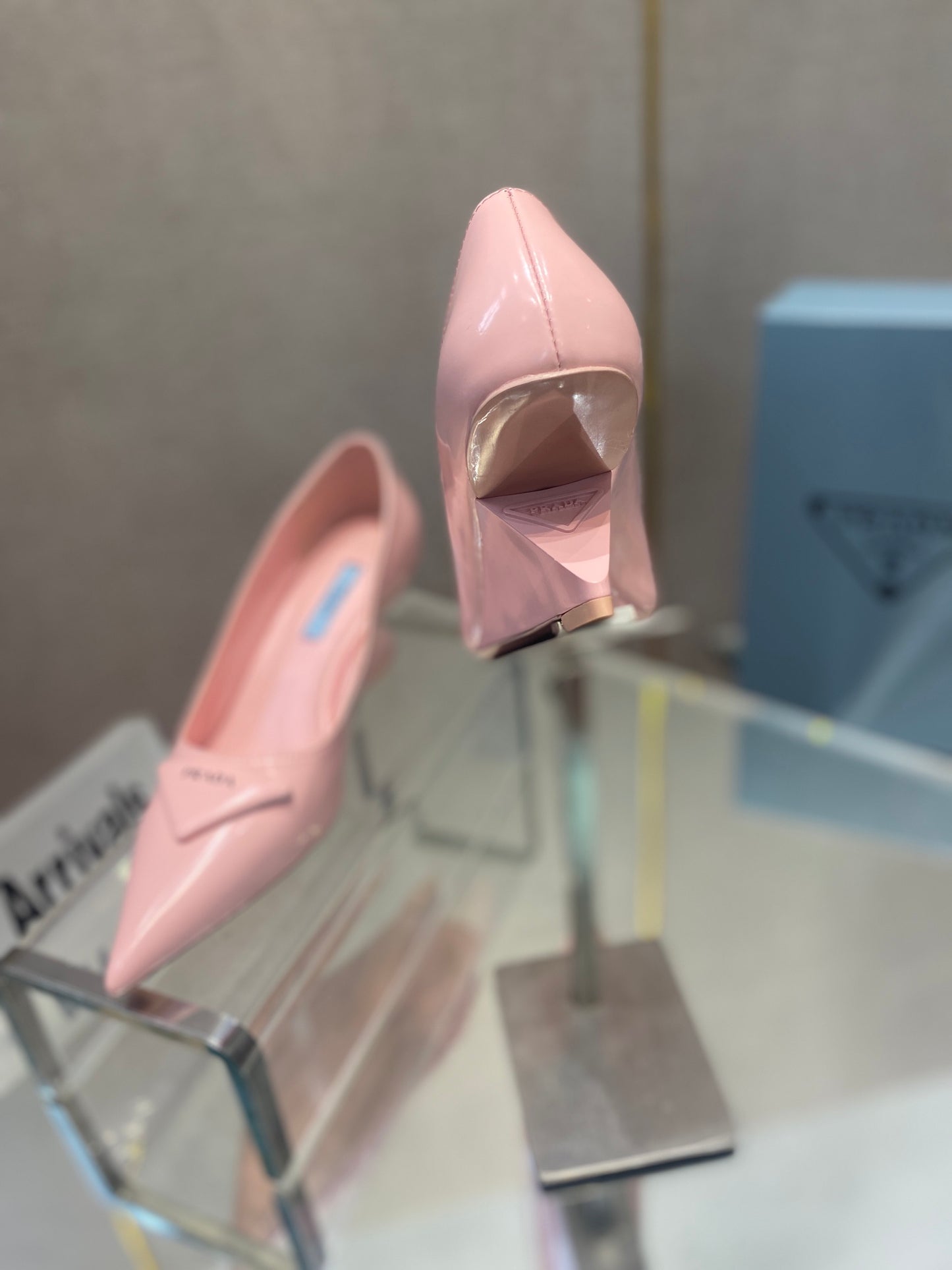 Prada鞋-Prada 漆皮低跟鞋（粉色）