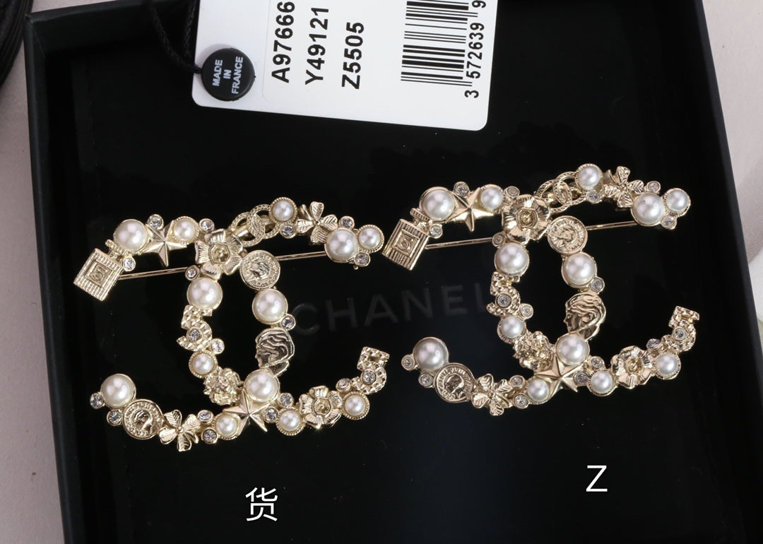 Chanel 胸針