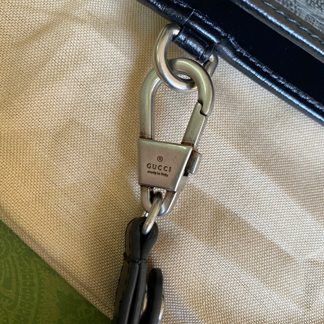 Gucci 男款手拿包