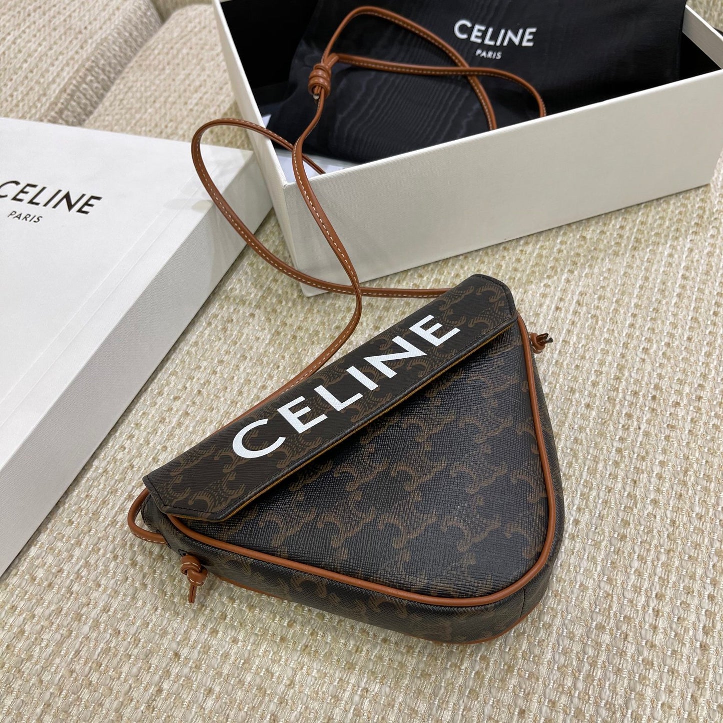 Celine 凱旋門老花三角形包