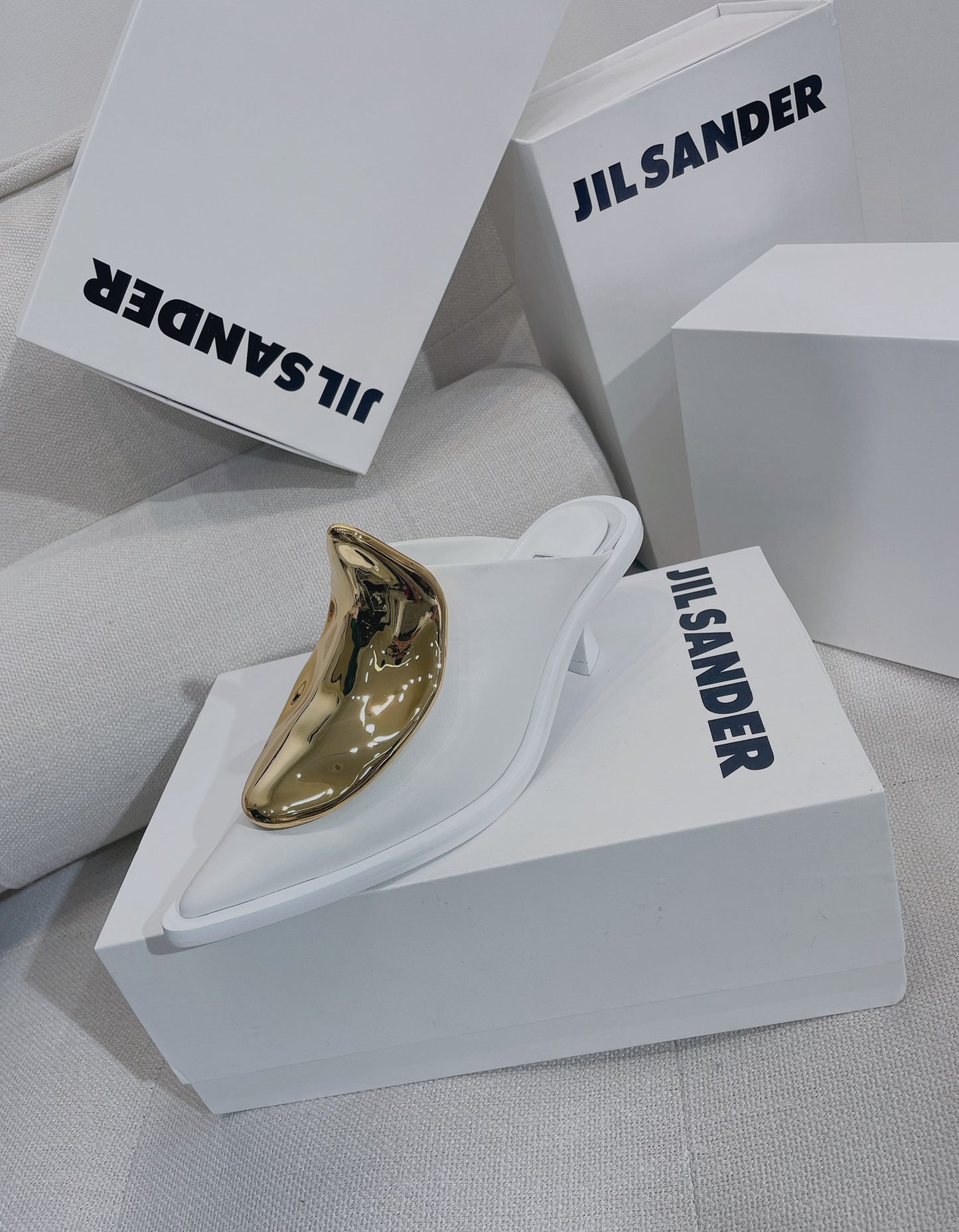 Jil sander-2022春夏 走秀新款 金屬裝飾尖頭平底拖鞋