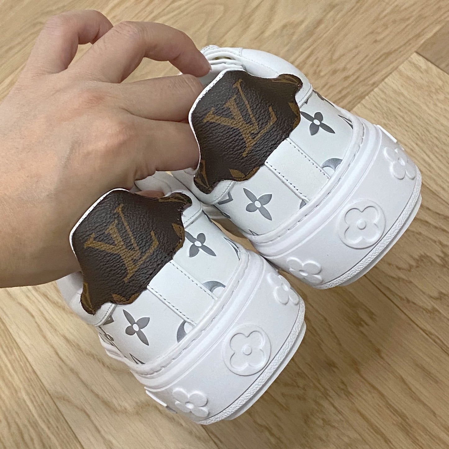 LV鞋-LV Time Out 厚底小白鞋（銀）