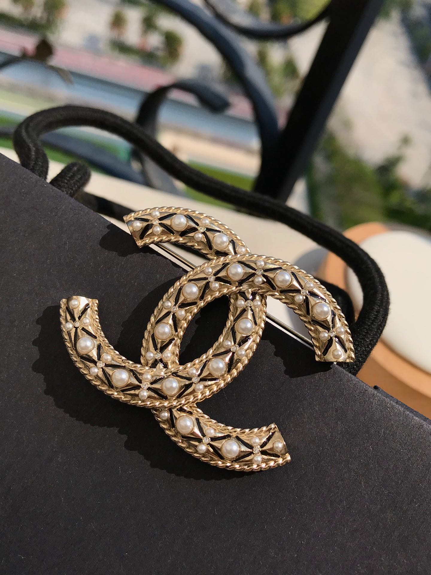 Chanel 胸針