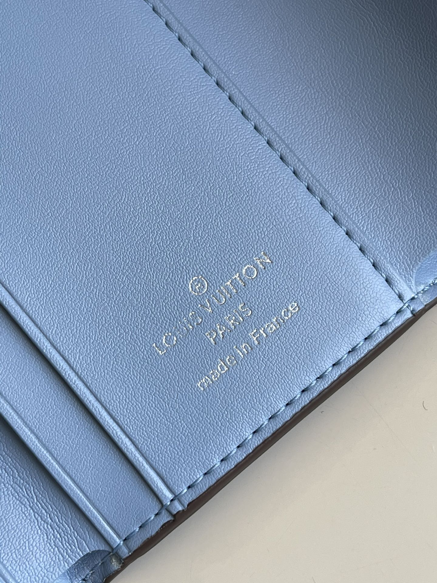 LV M69033 漸變藍 Iris XS 三折短夾