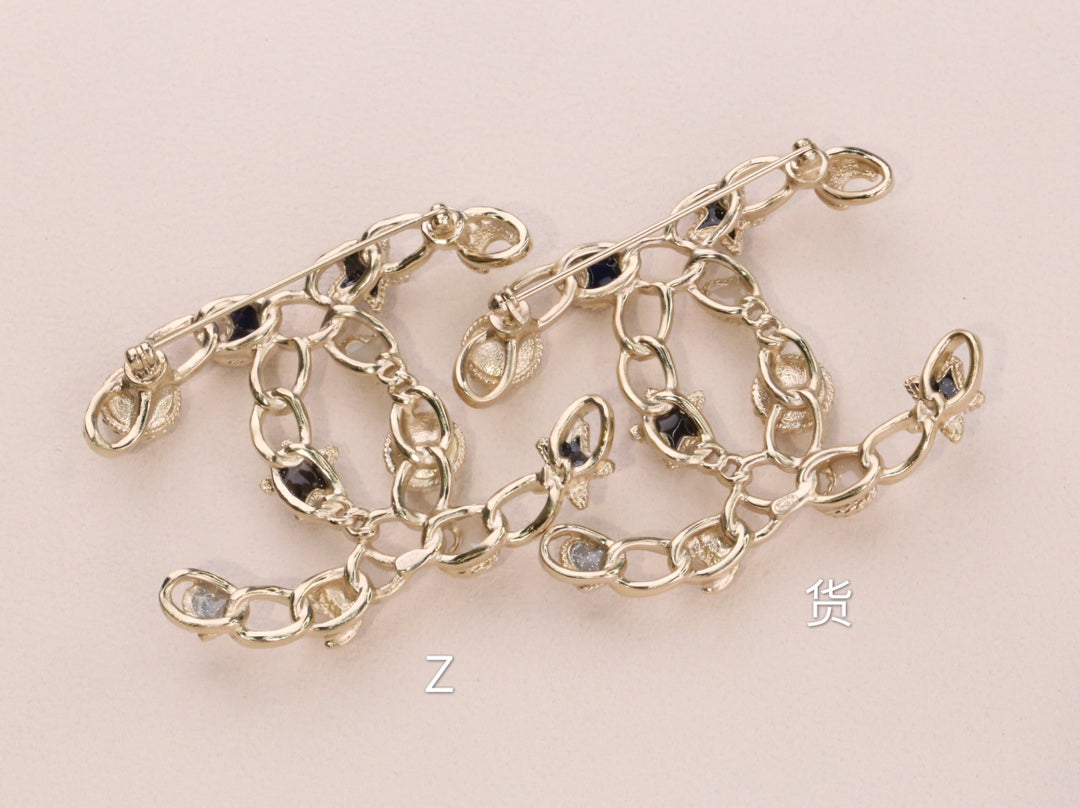 Chanel 胸針