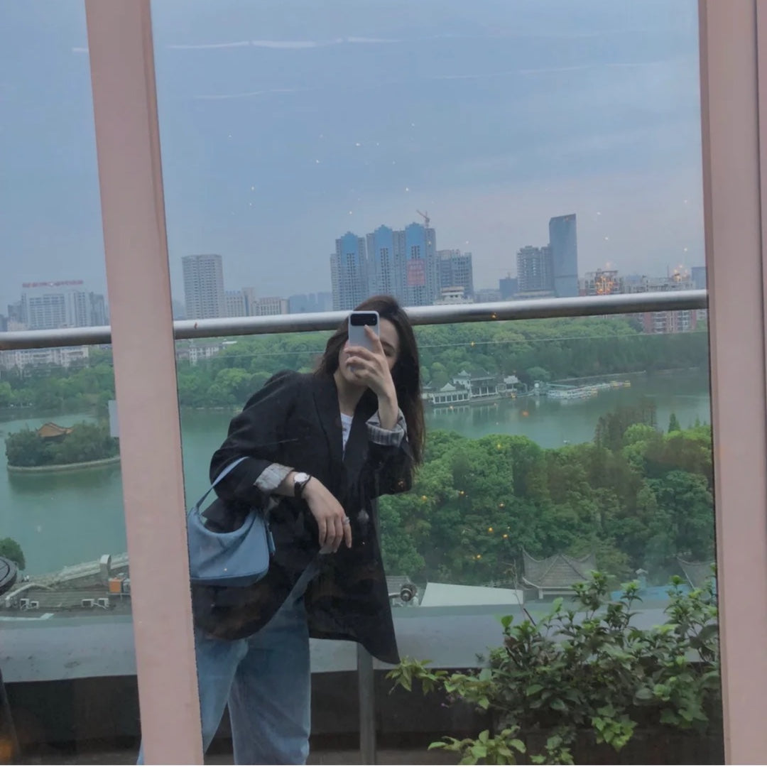 普P家-尼龍布 Hobo腋下包 藍色 上身圖