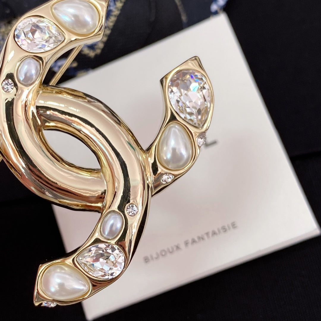 Chanel 胸針
