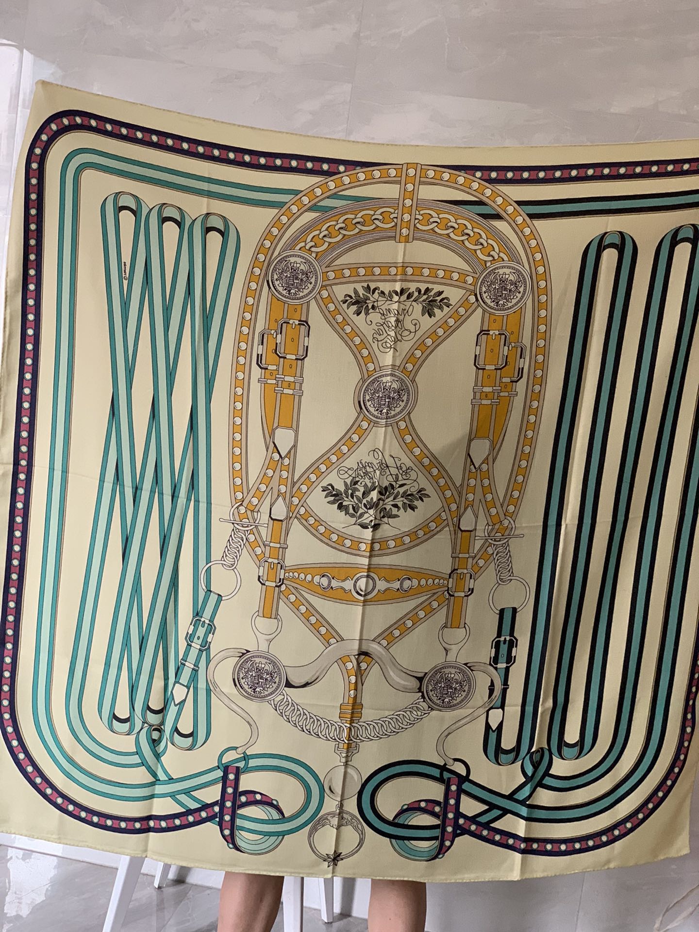 小愛款-真絲羊絨圍巾 披肩 140*140cm 頂級雙面印染雙配色真絲羊絨披肩 白色