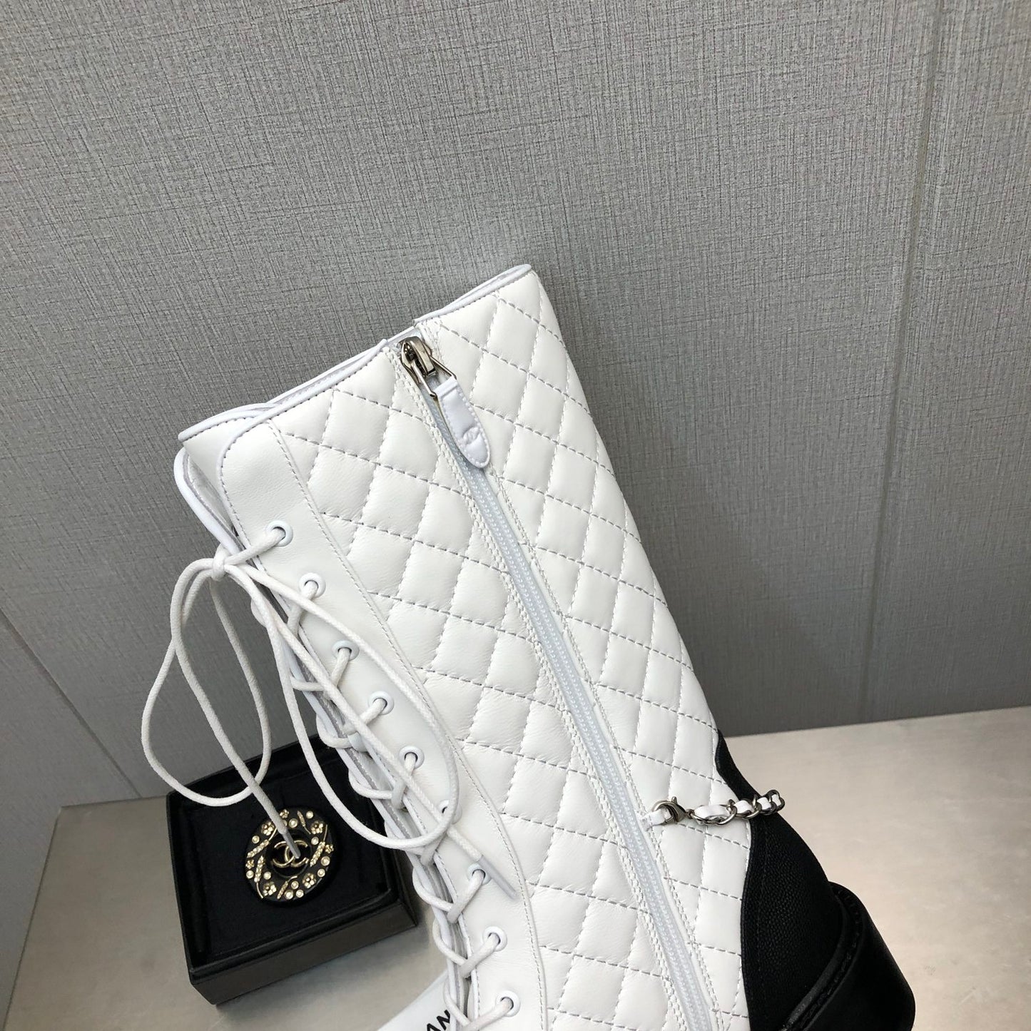 小香家-菱格紋羊皮繫帶靴（尺碼35-39，40、41訂製）