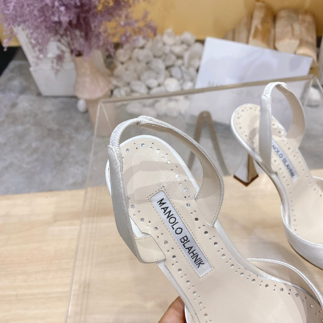 Manolo Blahnik-22SS 晶飾搭扣高跟鞋 白色 8cm