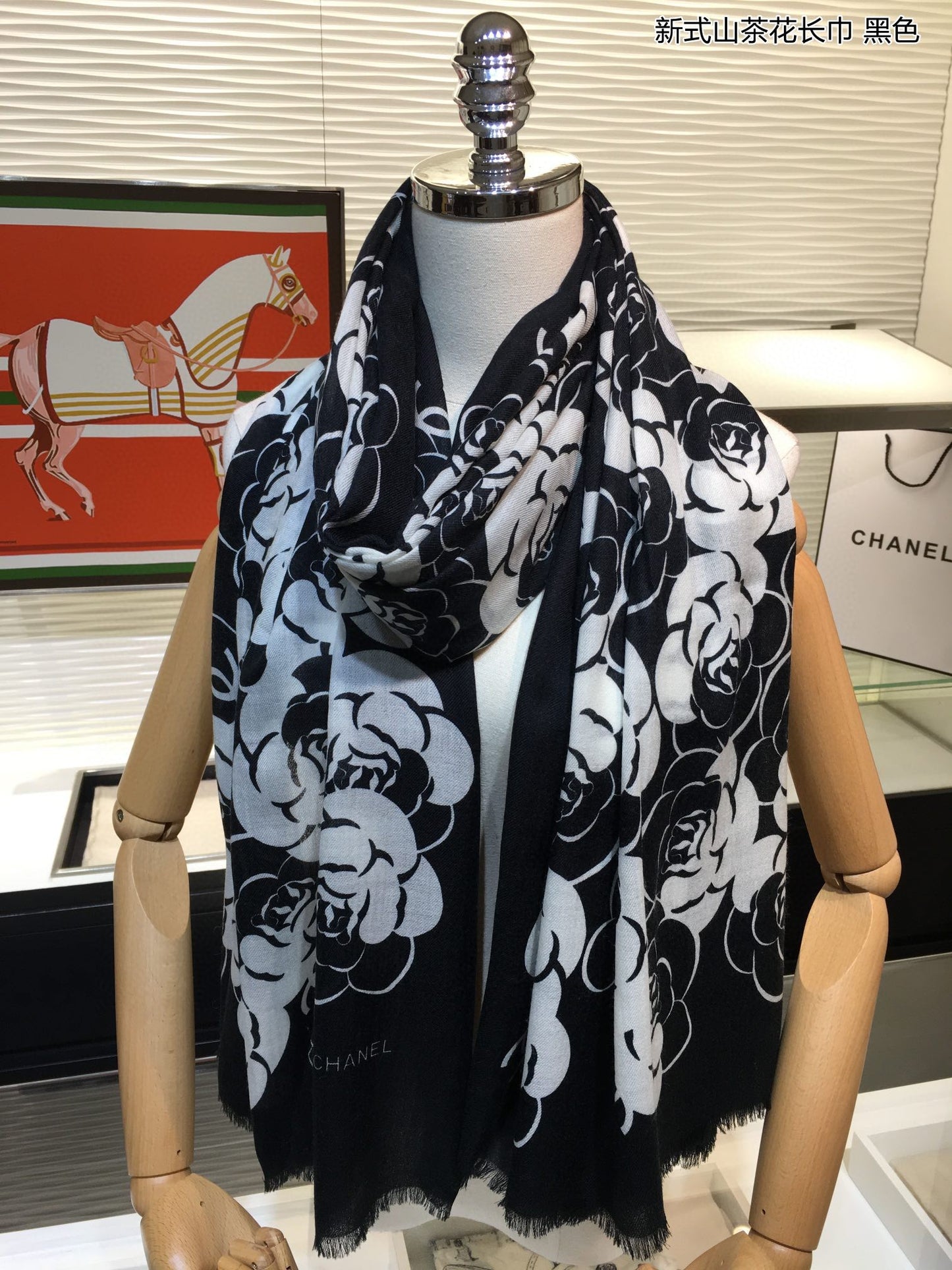 小香家-新式山茶花圍巾 110*200cm 100%頂級羊絨 黑色