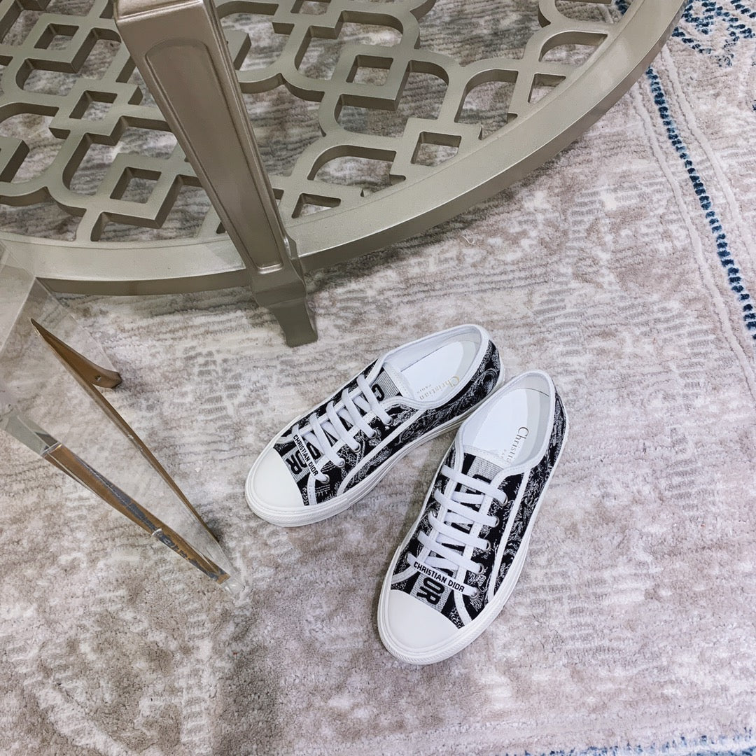 迪D家-刺繡帆布鞋