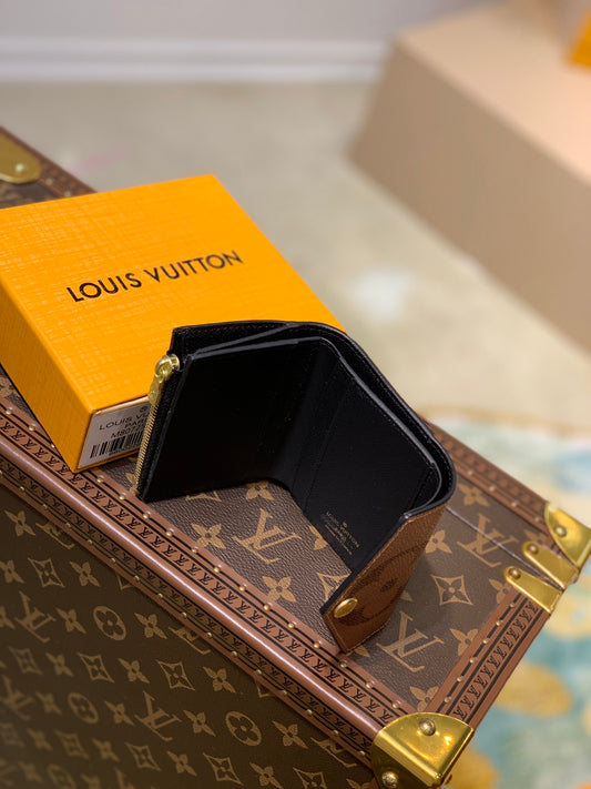 LV M80725 黃花 Zoe 三折短夾