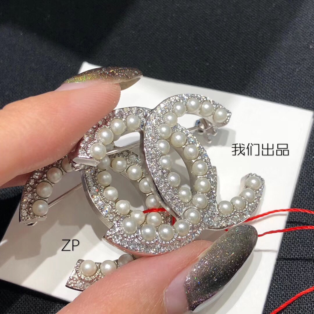 Chanel 胸針