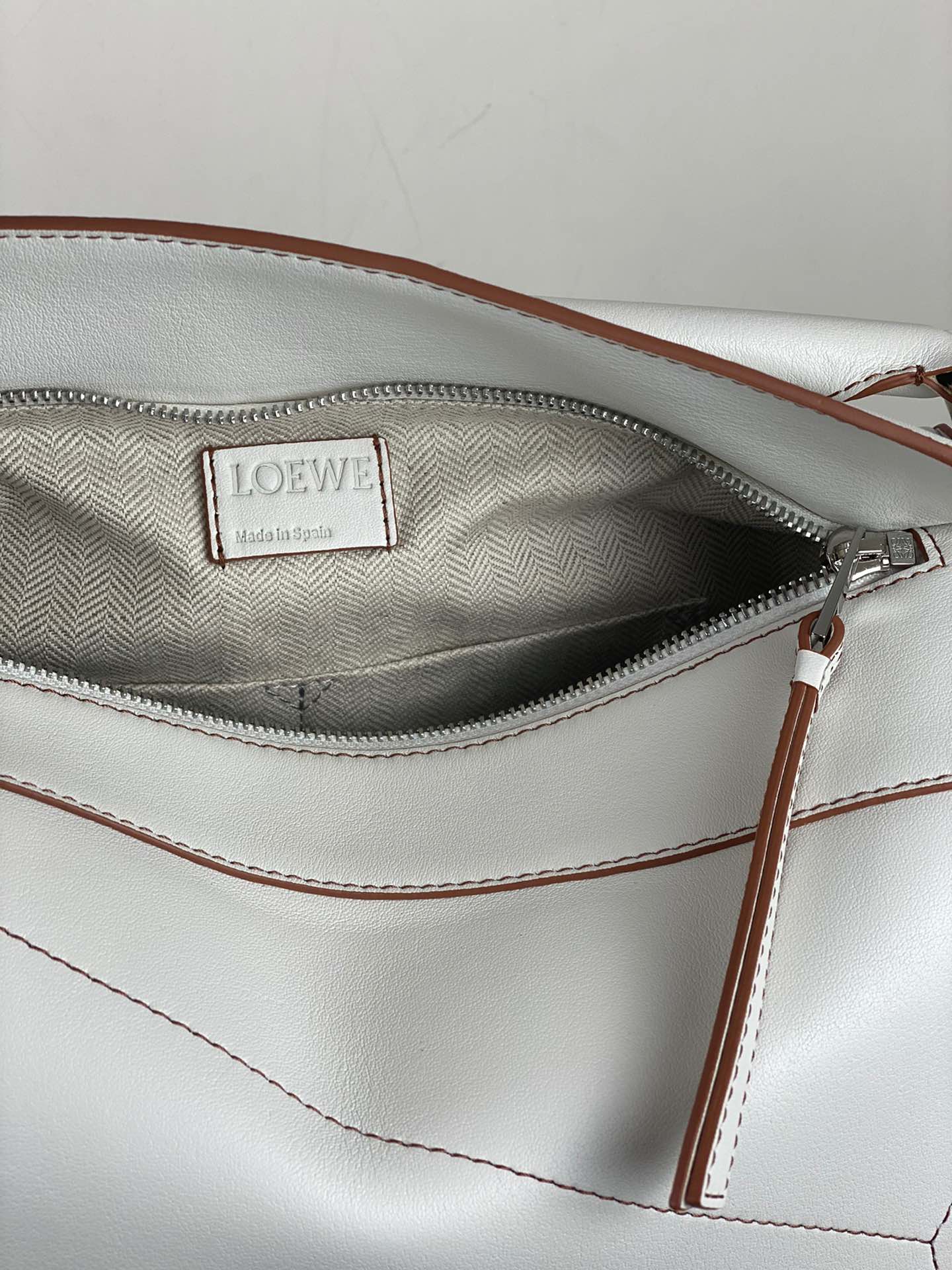羅L威-2020年春款 Puzzle bag 小牛皮 中號