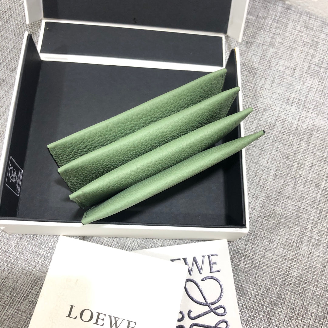 Loewe 搭扣小卡包或名片夾
