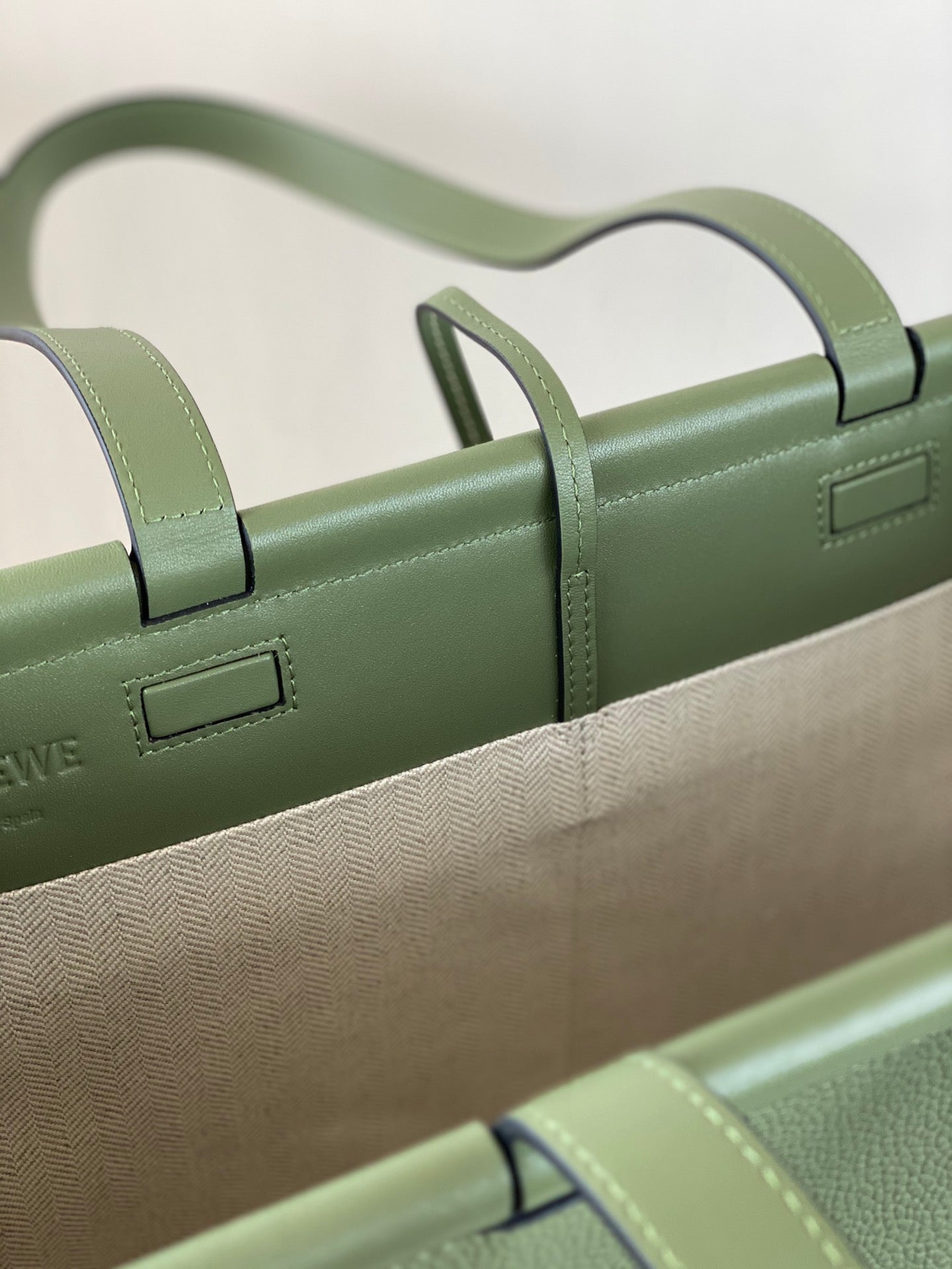 羅L威-Cushion tote 小號